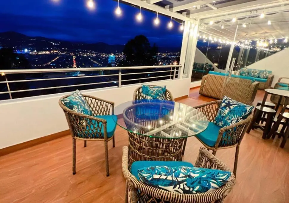 Hermosa Casa Con Lujoso Rooftop En Куэнка Дом отдыха