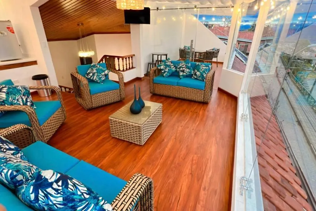 Дом отдыха Hermosa Casa Con Lujoso Rooftop En Куэнка