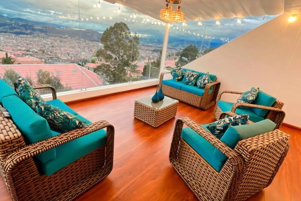 Hermosa Casa Con Lujoso Rooftop En Куэнка Эквадор