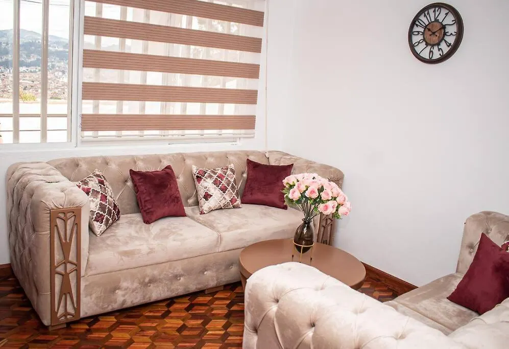 Hermosa Casa Con Lujoso Rooftop En Куэнка