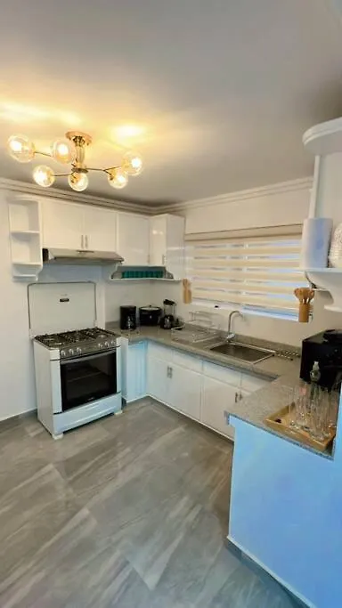 Hermosa Casa Con Lujoso Rooftop En Куэнка 0*,