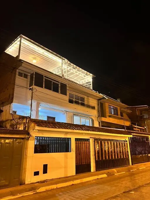 Hermosa Casa Con Lujoso Rooftop En Куэнка Дом отдыха