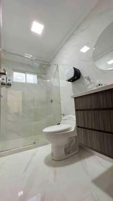 Hermosa Casa Con Lujoso Rooftop En Куэнка 0*,  Эквадор