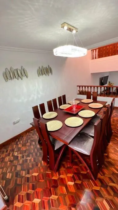 Дом отдыха Hermosa Casa Con Lujoso Rooftop En Куэнка